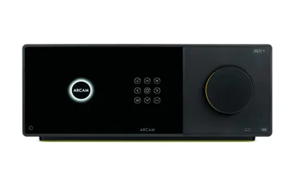 Arcam AVA25 amplituner kina